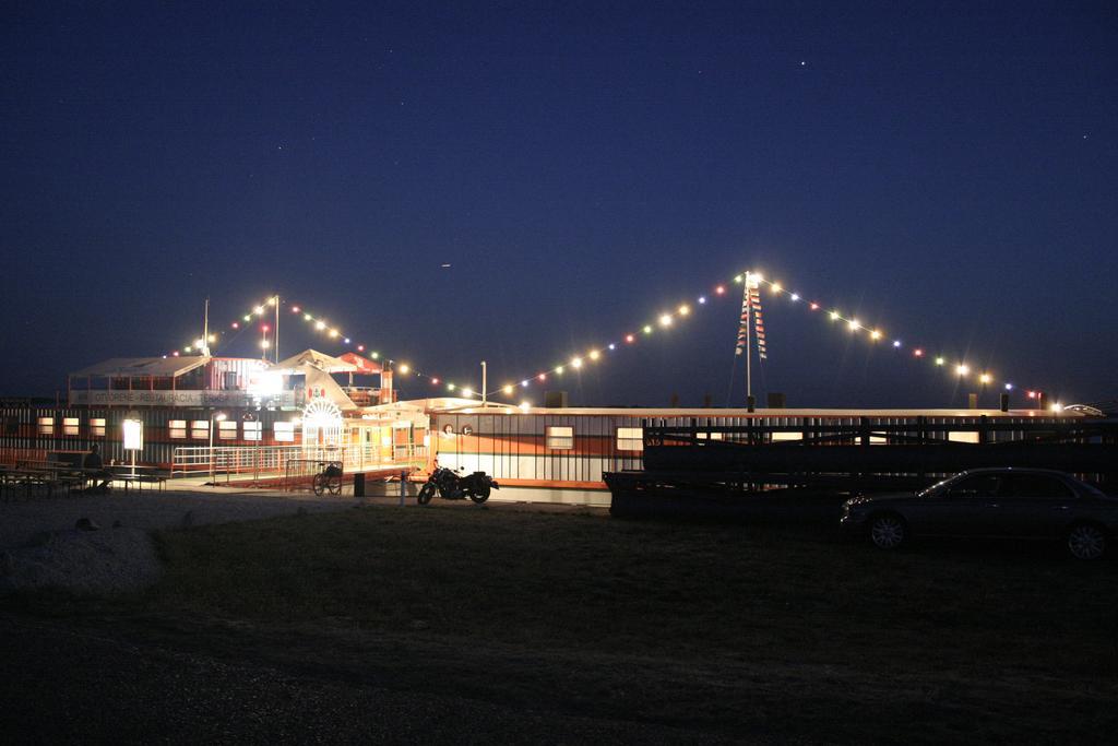 Hotel Kormoran Šamorín Eksteriør bilde
