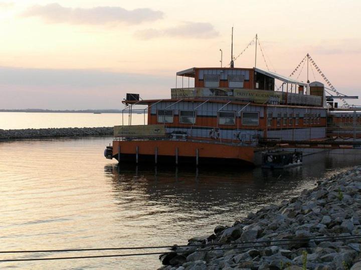 Hotel Kormoran Šamorín Eksteriør bilde